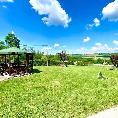 La Hacienda Belgrade Apartamento *